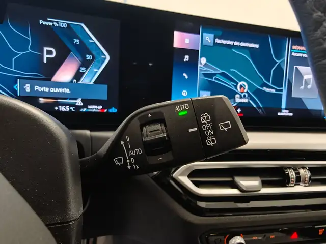 BMW 3 Series view 11