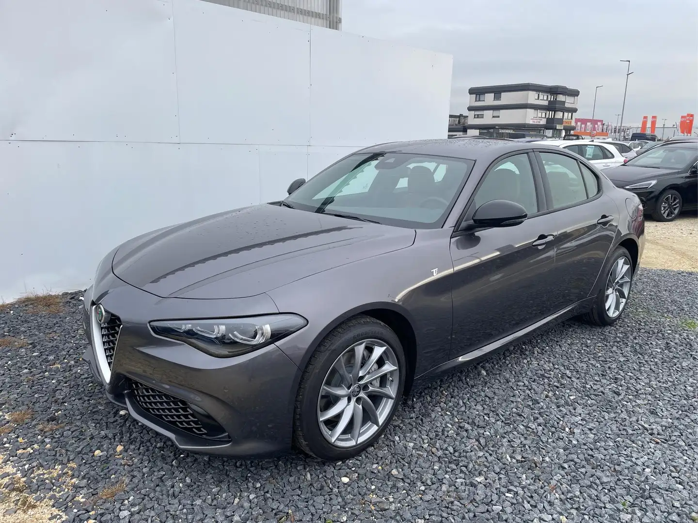 Alfa Romeo Giulia Ti 2.2 Multijet AWD AUT NAVI ACC BSD 2.2 Multij... Šedá - 1