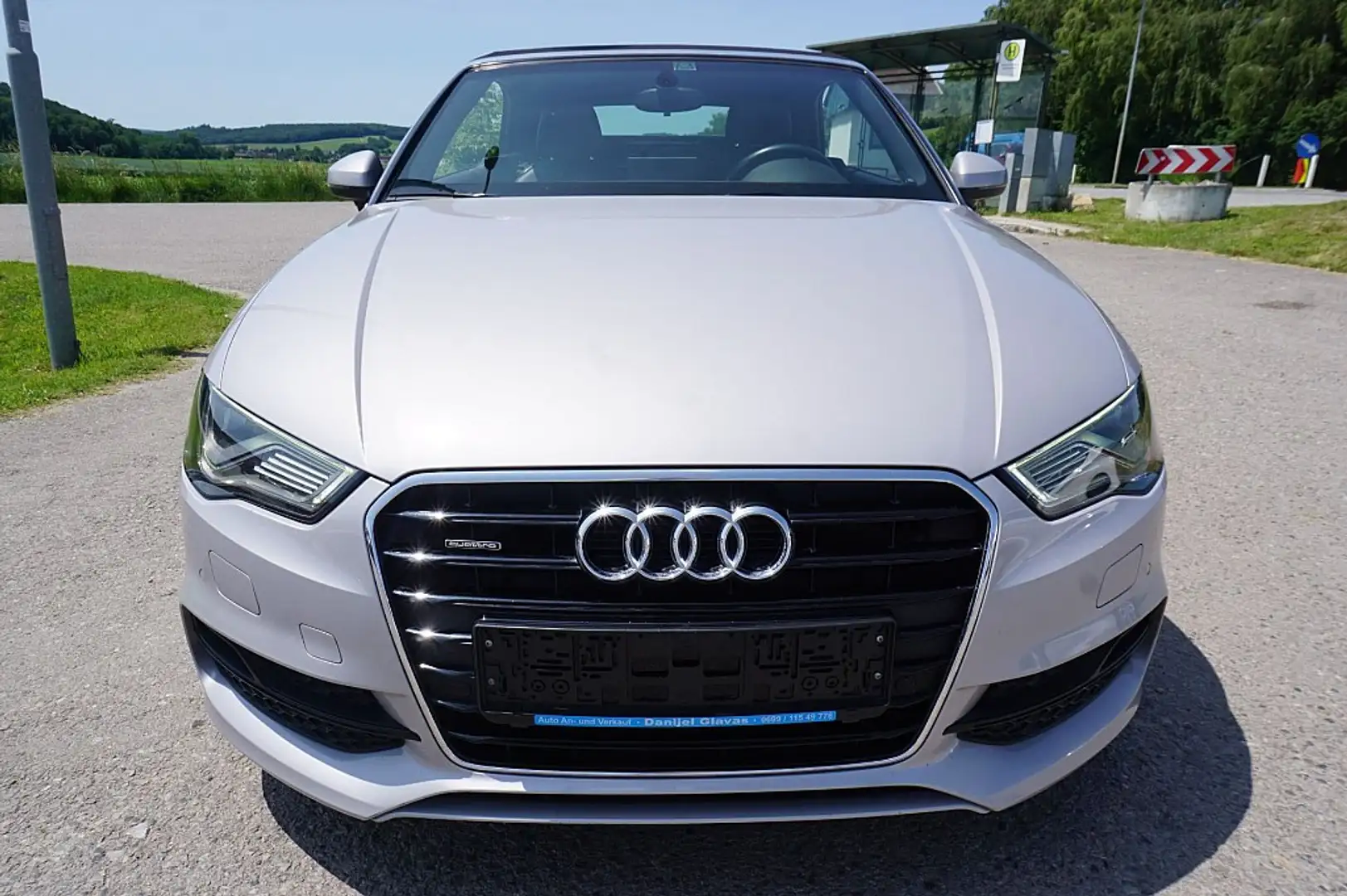 Audi A3 Cabriolet 2,0 TDI quattro Intense S-Line Grau - 1