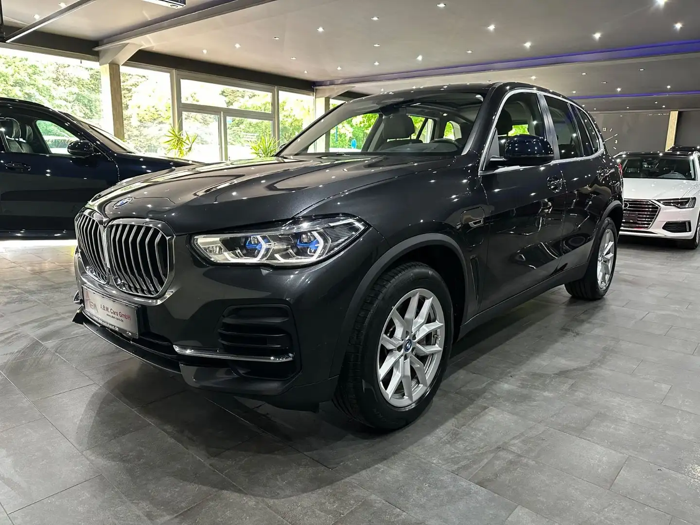 BMW X5 xDrive 45e /PANORAMA /LASER /Sitzklima / 1.HA Grau - 1