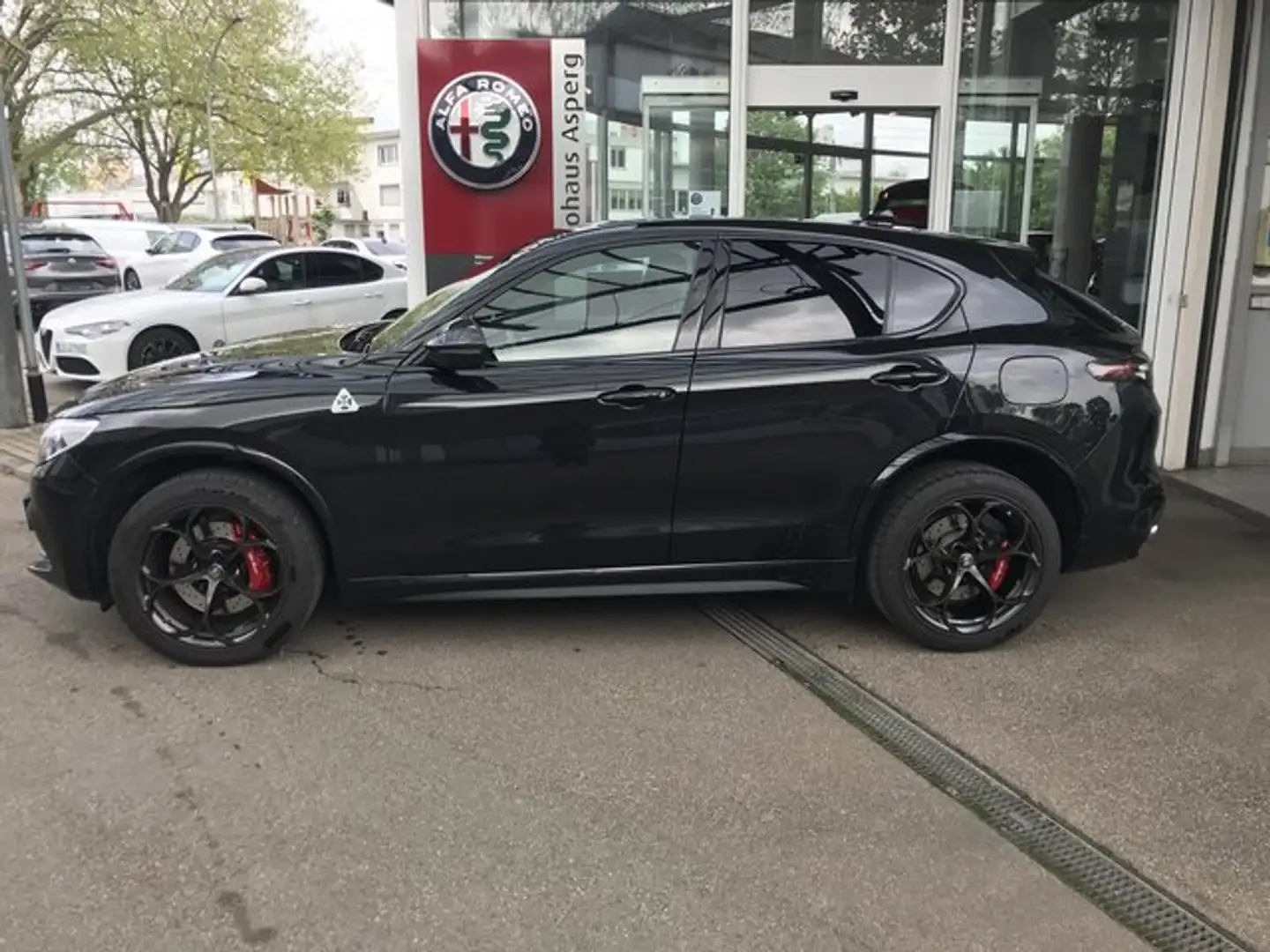 Alfa Romeo Stelvio Quadrifoglio Q4 Schwarz - 2