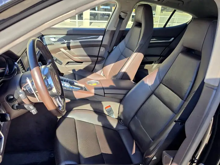 Porsche Panamera Turbo 2010, foto 29