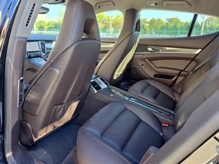 Porsche Panamera Turbo 2010, foto 42