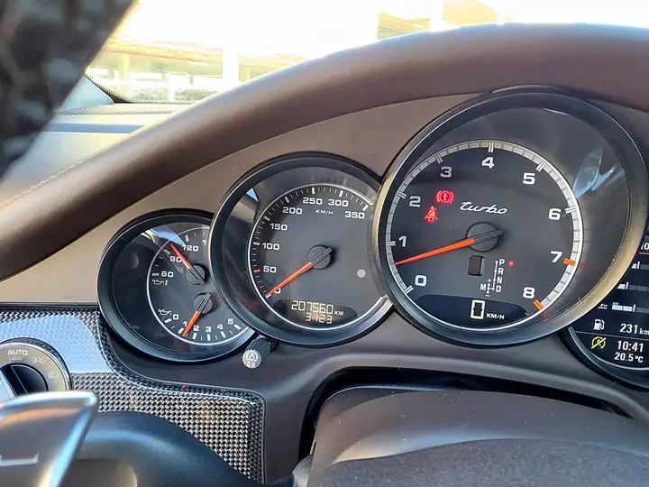 Porsche Panamera Turbo 2010, foto 39