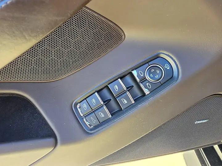 Porsche Panamera Turbo 2010, foto 16