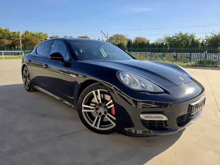 Porsche Panamera Turbo 2010, foto 3