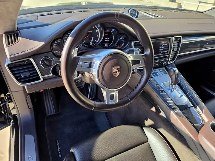 Porsche Panamera Turbo 2010, foto 19