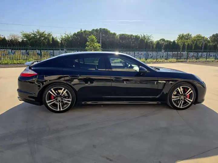 Porsche Panamera Turbo 2010, foto 4