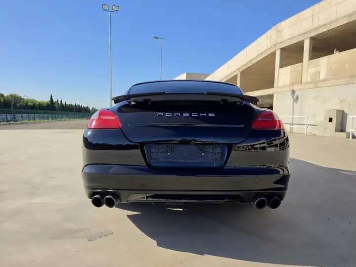 Porsche Panamera Turbo 2010, foto 6