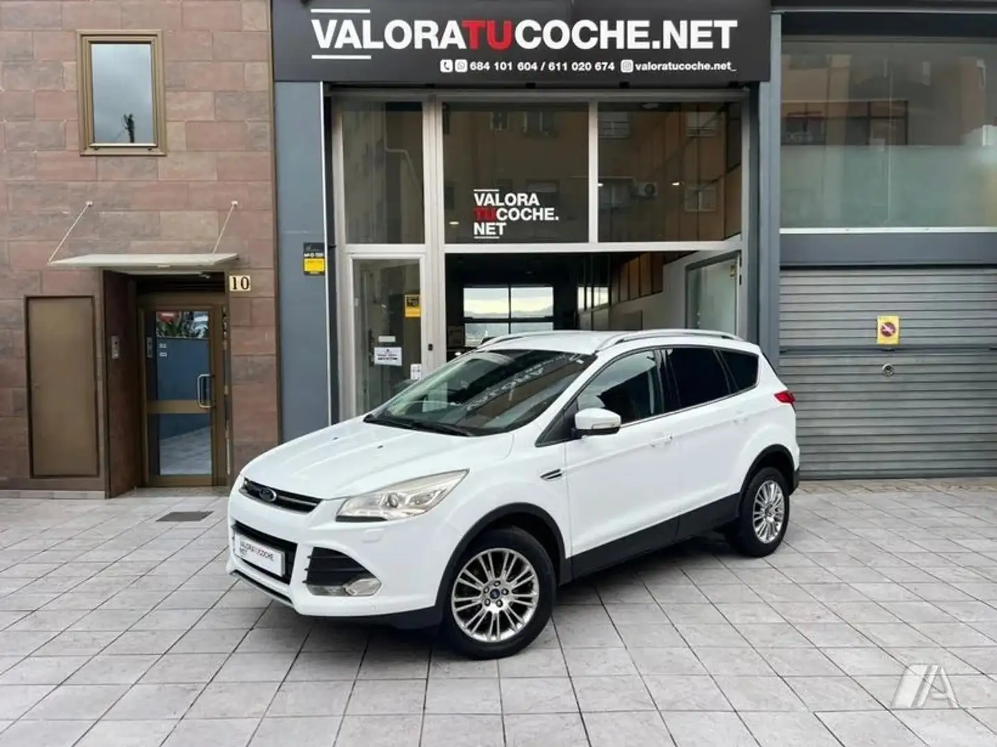 Ford Kuga 1.6 EcoB. Auto-S&S Titanium 4x2 150 Blanco - 1