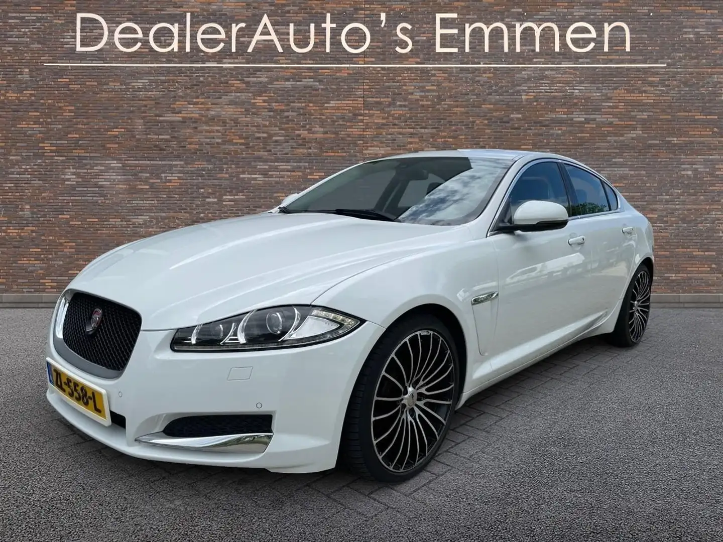 Jaguar XF 3.0D S Wit - 2