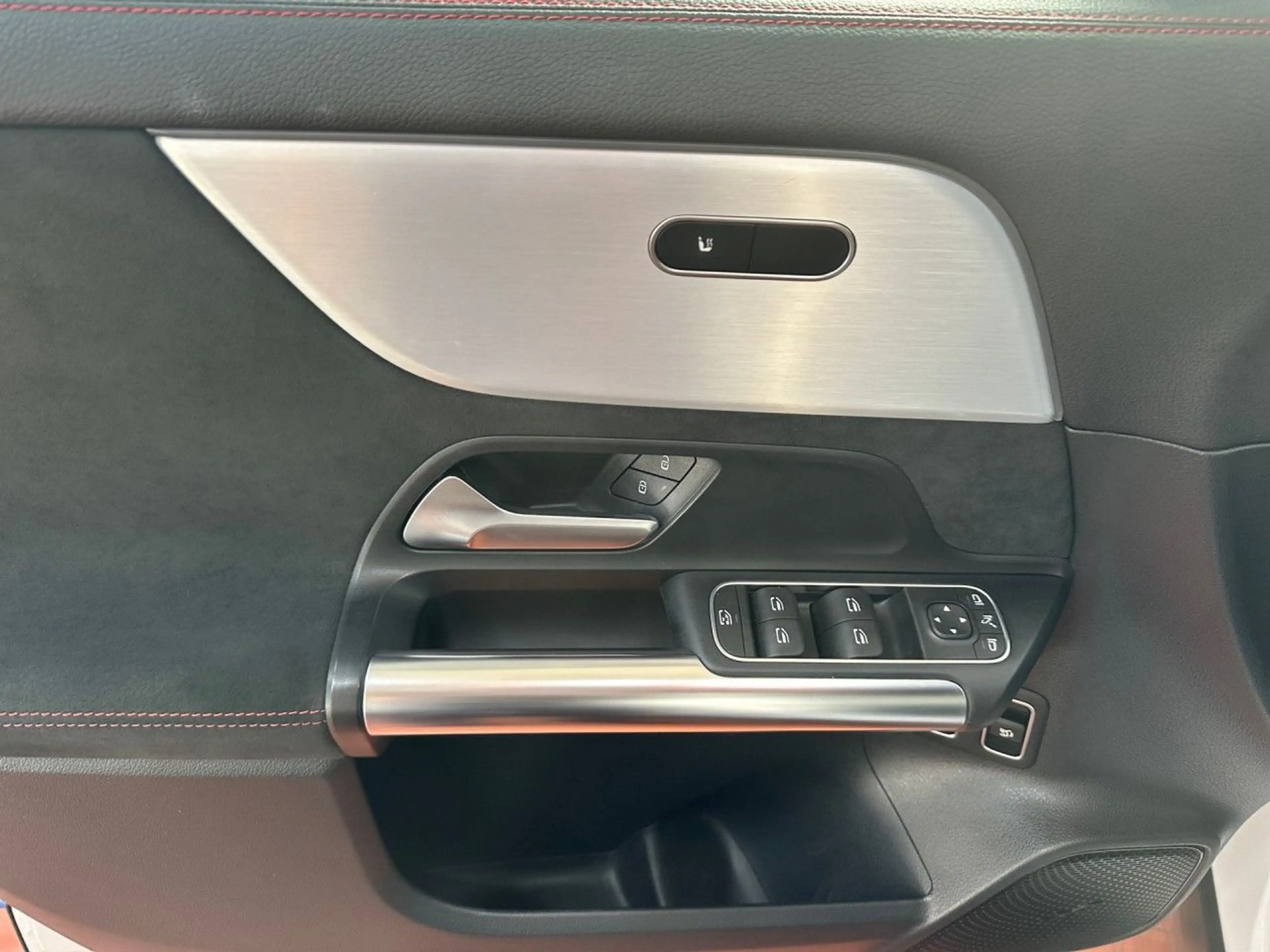 Mercedes-Benz GLA 250 e AMG Distr+ LED Night Keyl-GO Kamera PTS — photo 15