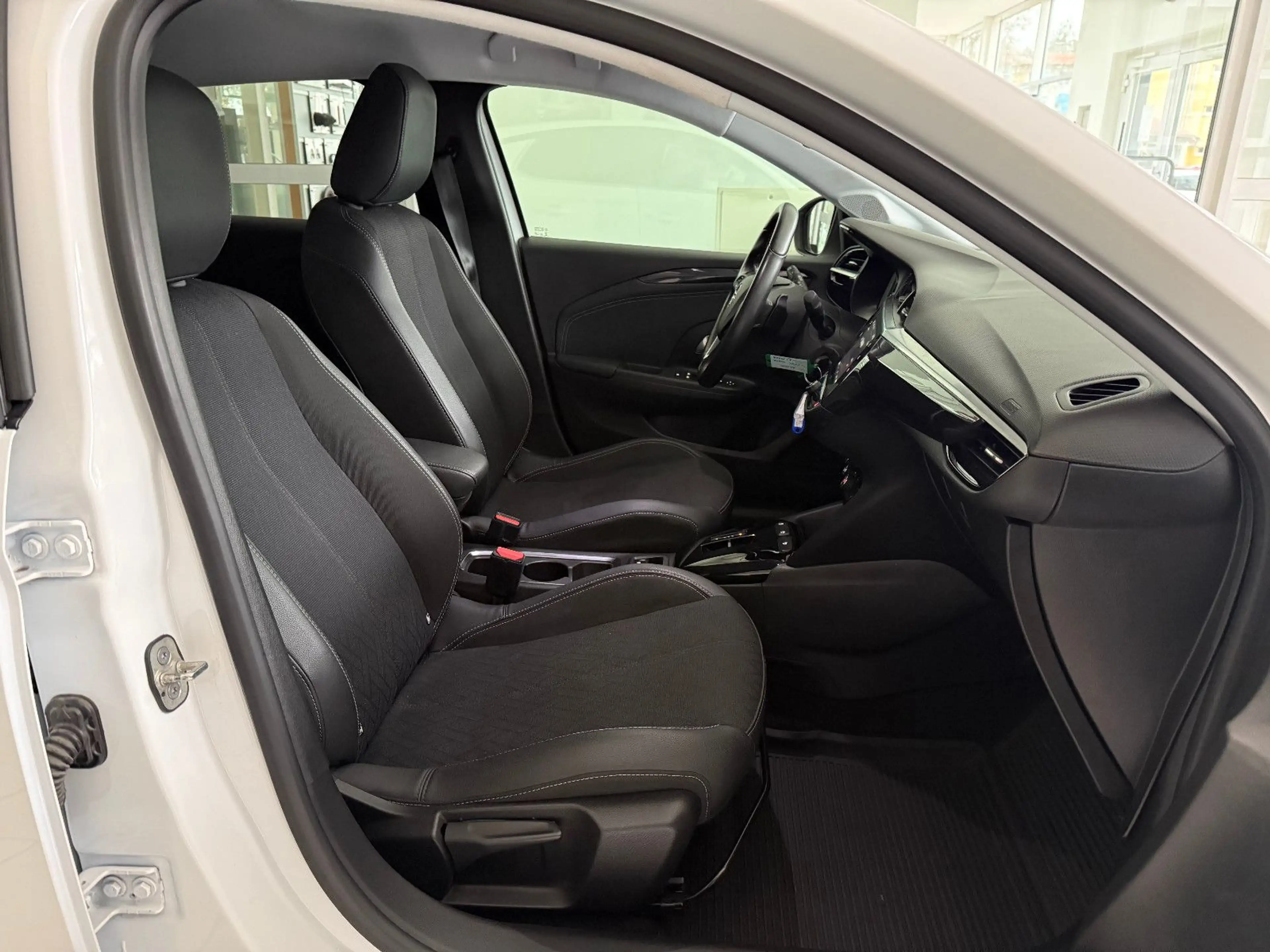 Opel Corsa F Elegance 1.2 Turbo Automatik // KAMERA — photo 11