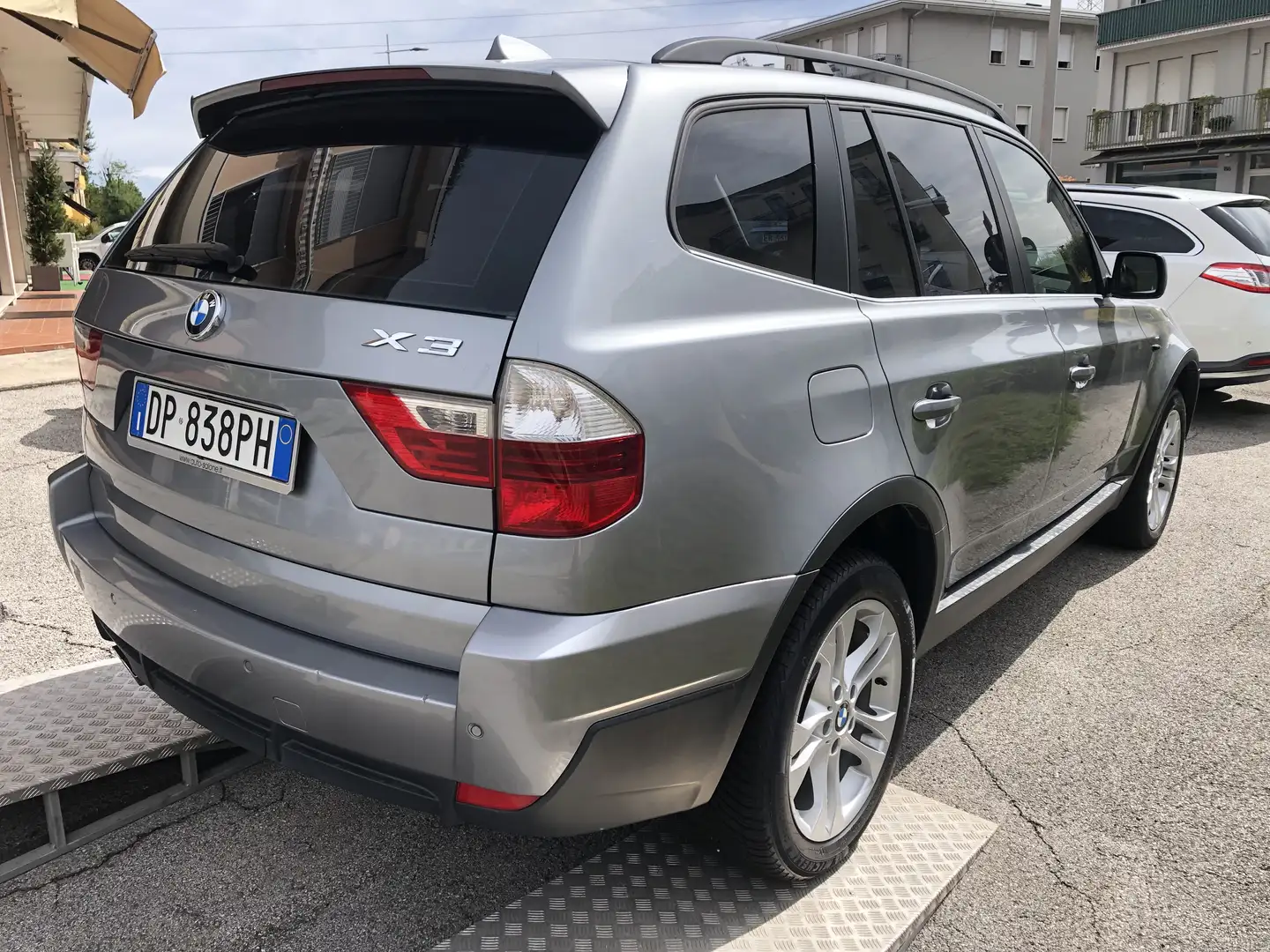 BMW X3 xdrive30d Futura auto Grigio - 2
