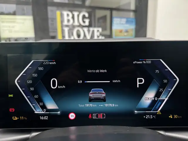 BMW I4 view 13