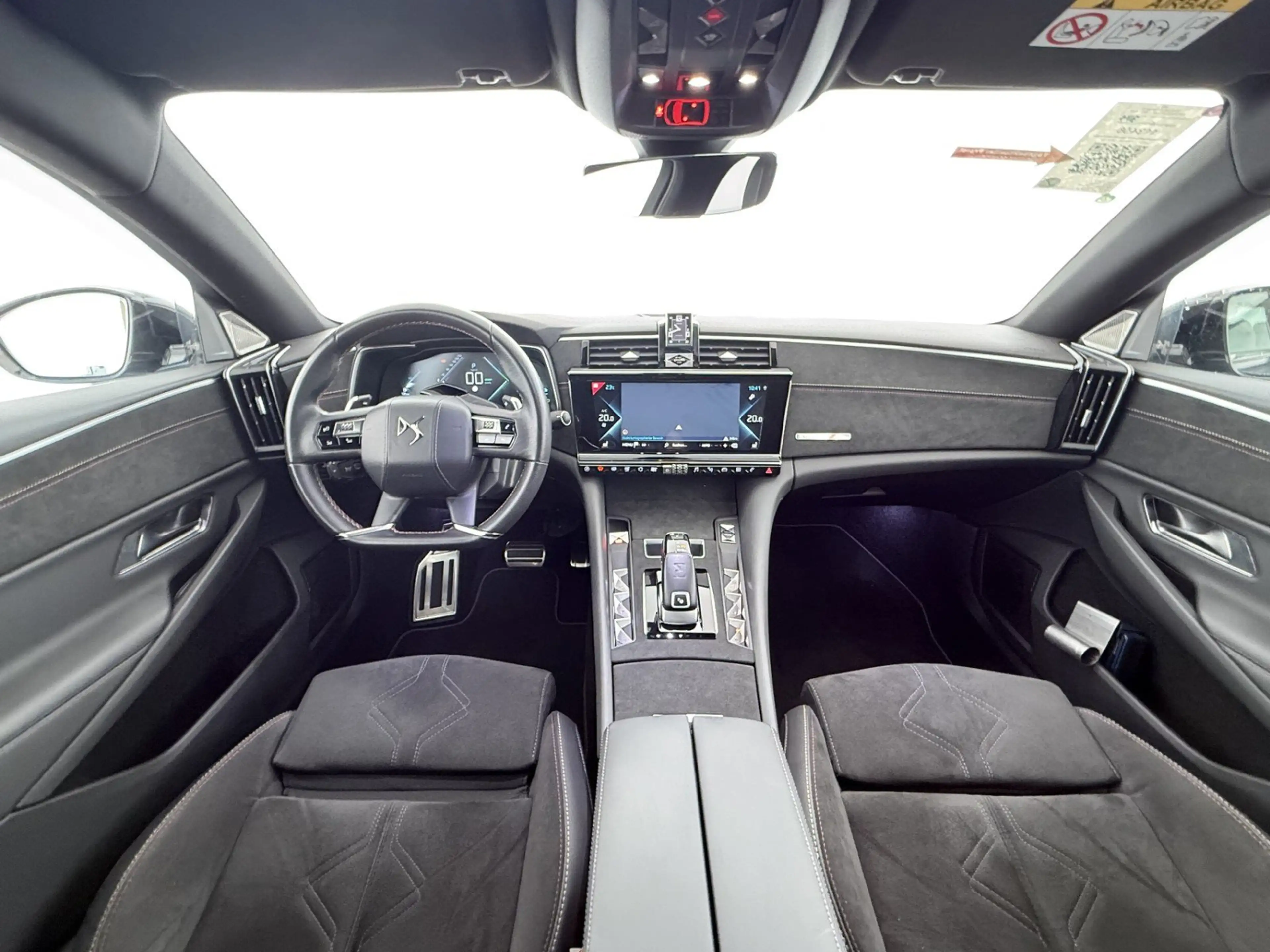 DS Automobiles DS 9 225 E-Tense Performance Line Aut LED SKY AHK — photo 15