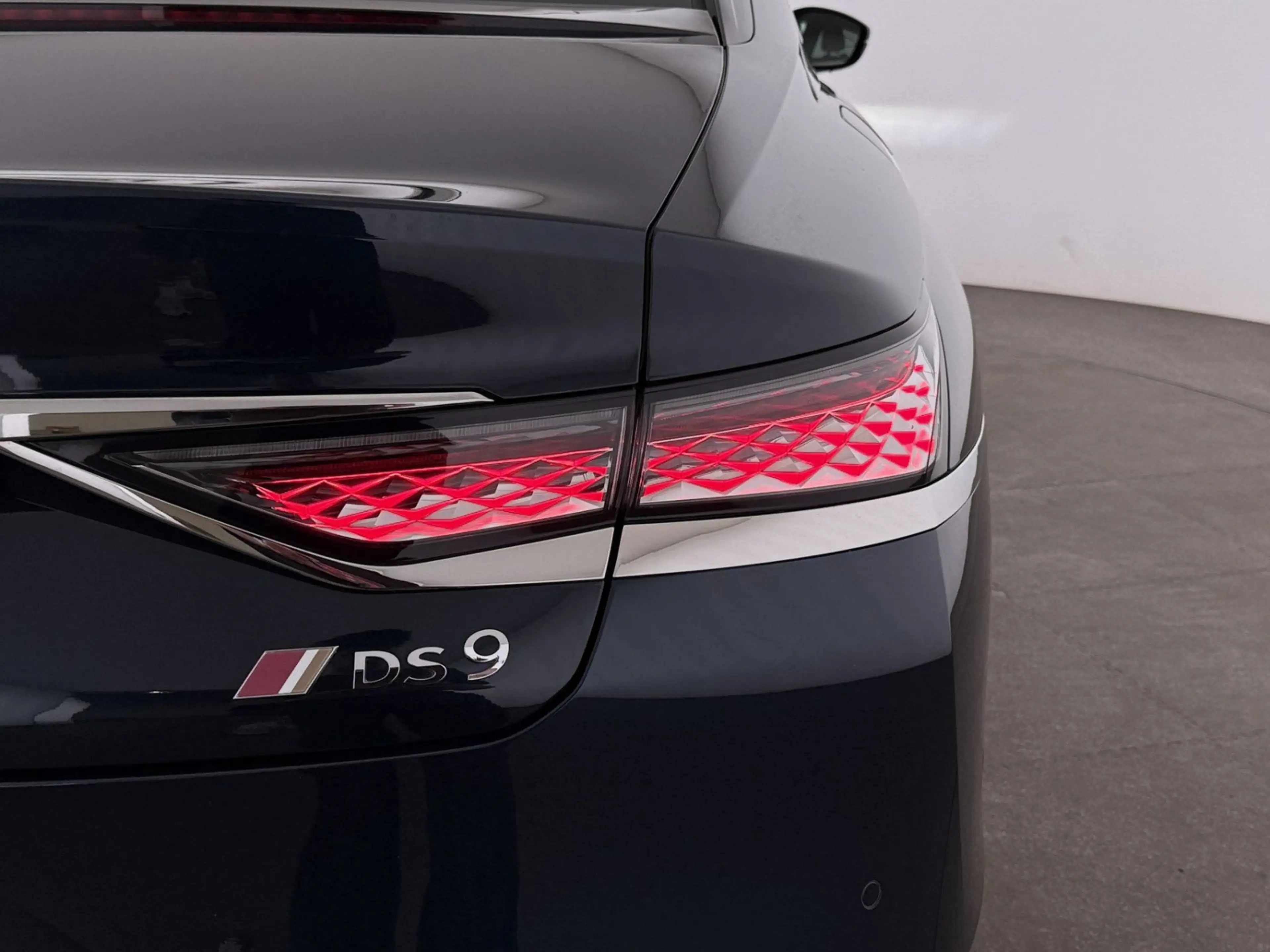 DS Automobiles DS 9 225 E-Tense Performance Line Aut LED SKY AHK — photo 11