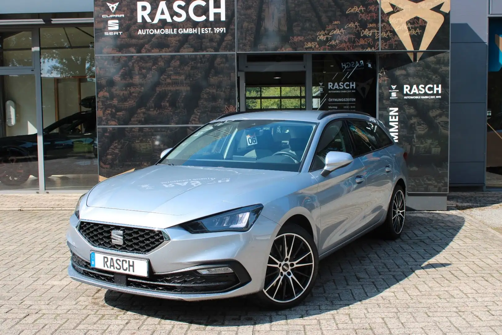 SEAT Leon Sportstourer Style 2.0 TDI DSG+LED+GRA+NAVI Argent - 1