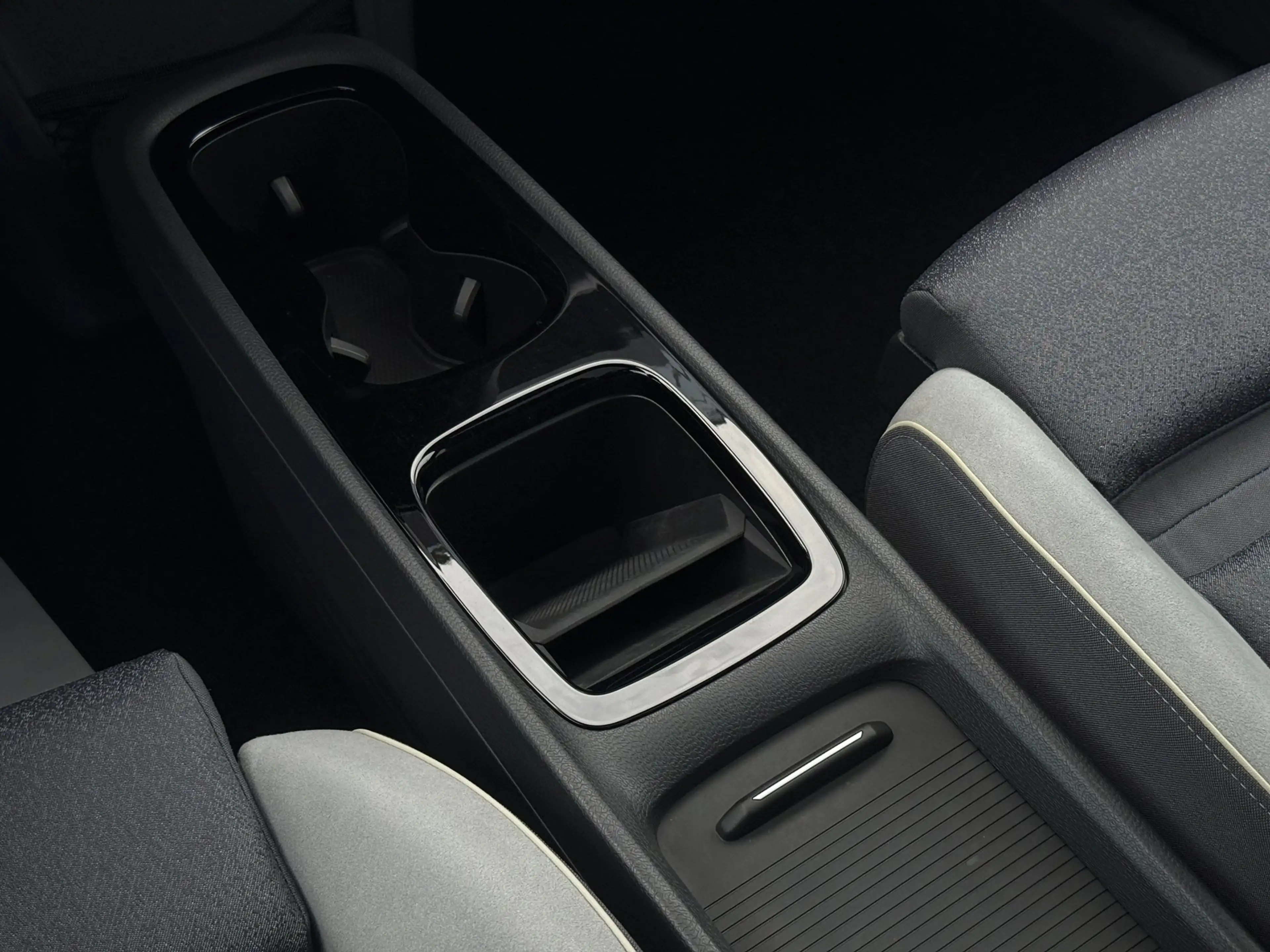 Volkswagen ID.3 Business 58 kWh / Pano / Stoel Masagge SoH 90% — photo 15