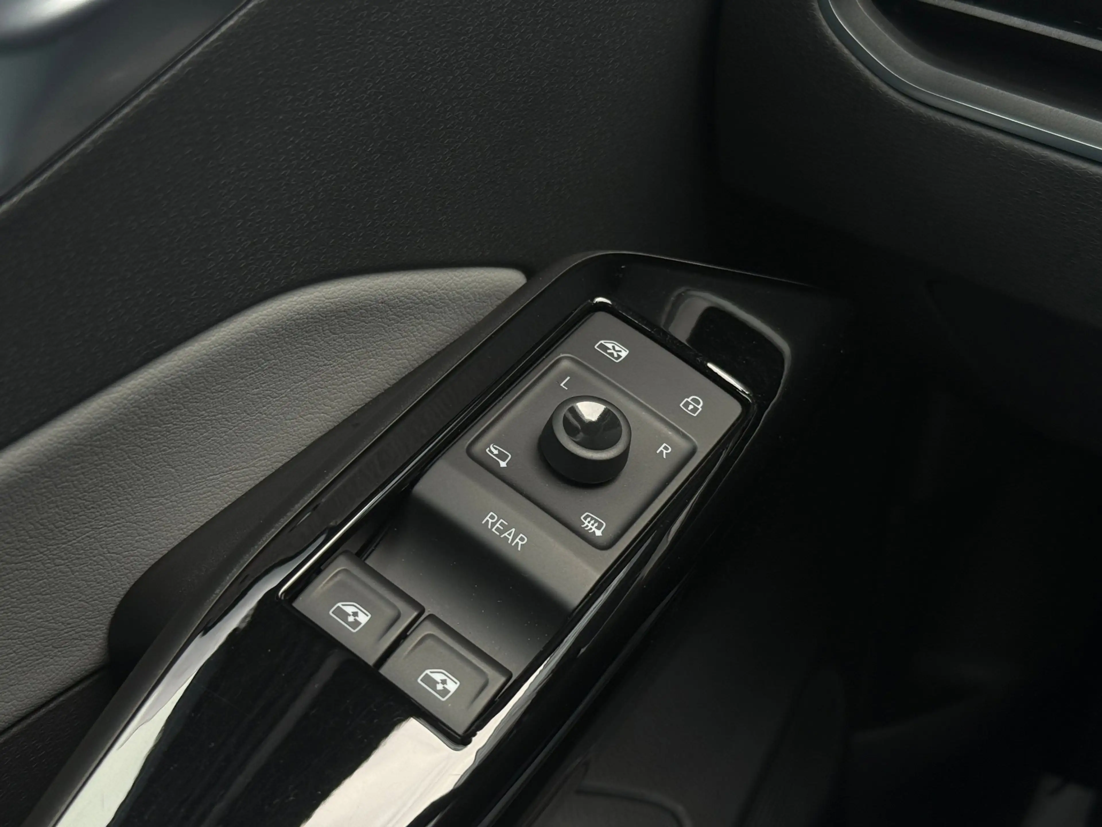 Volkswagen ID.3 Business 58 kWh / Pano / Stoel Masagge SoH 90% — photo 14