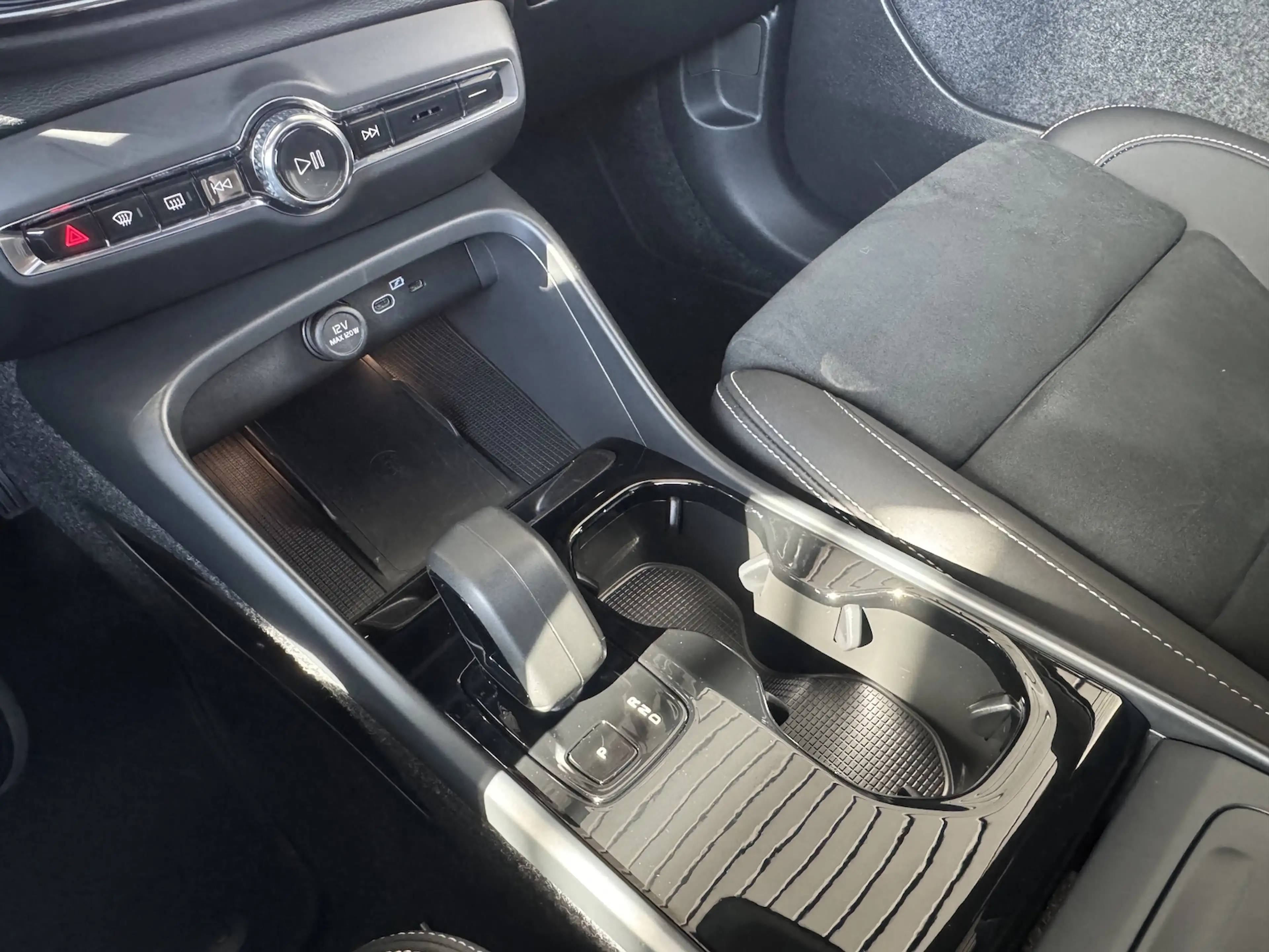 Volvo EX40 2WD*Plus Dark*Ex.Range*NP 67.240*82kWh*AHK — photo 10