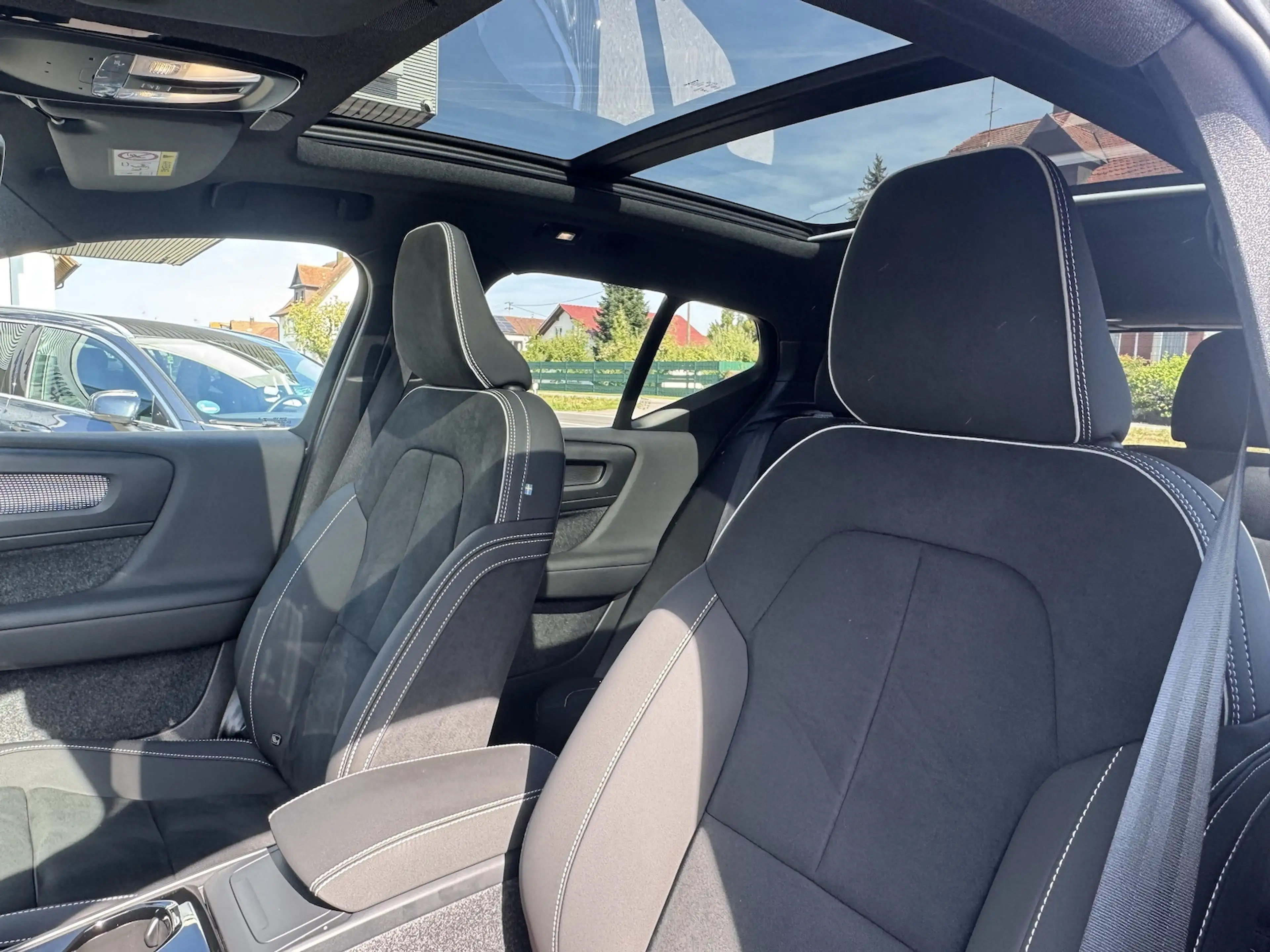 Volvo EX40 2WD*Plus Dark*Ex.Range*NP 67.240*82kWh*AHK — photo 9