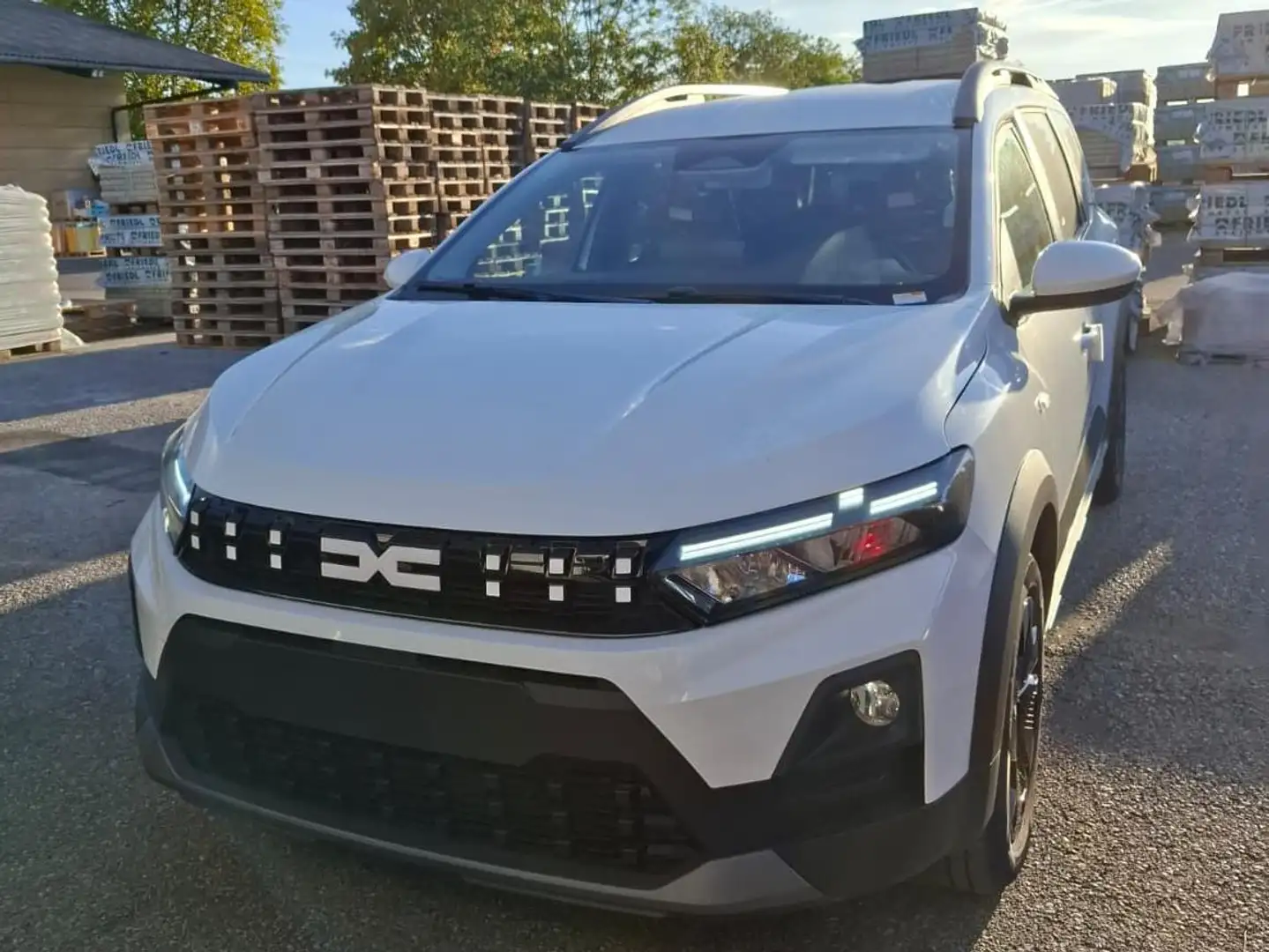 Dacia Jogger Expression TCe 110 PF 5-sitzig Weiß - 1