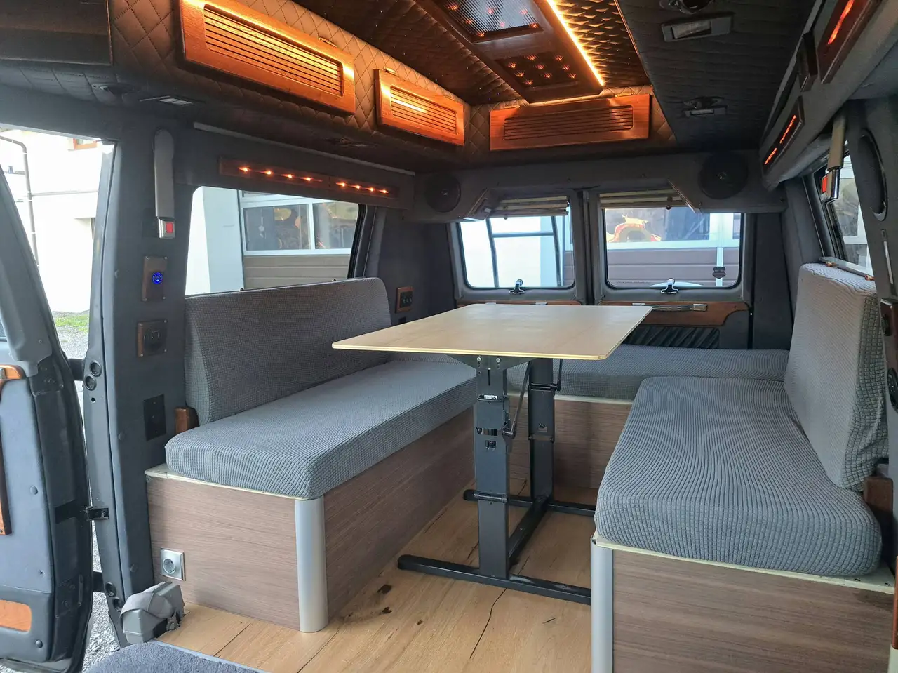 Chevrolet Chevy Van G20 Transcar2000 Conversion Van, foto 10