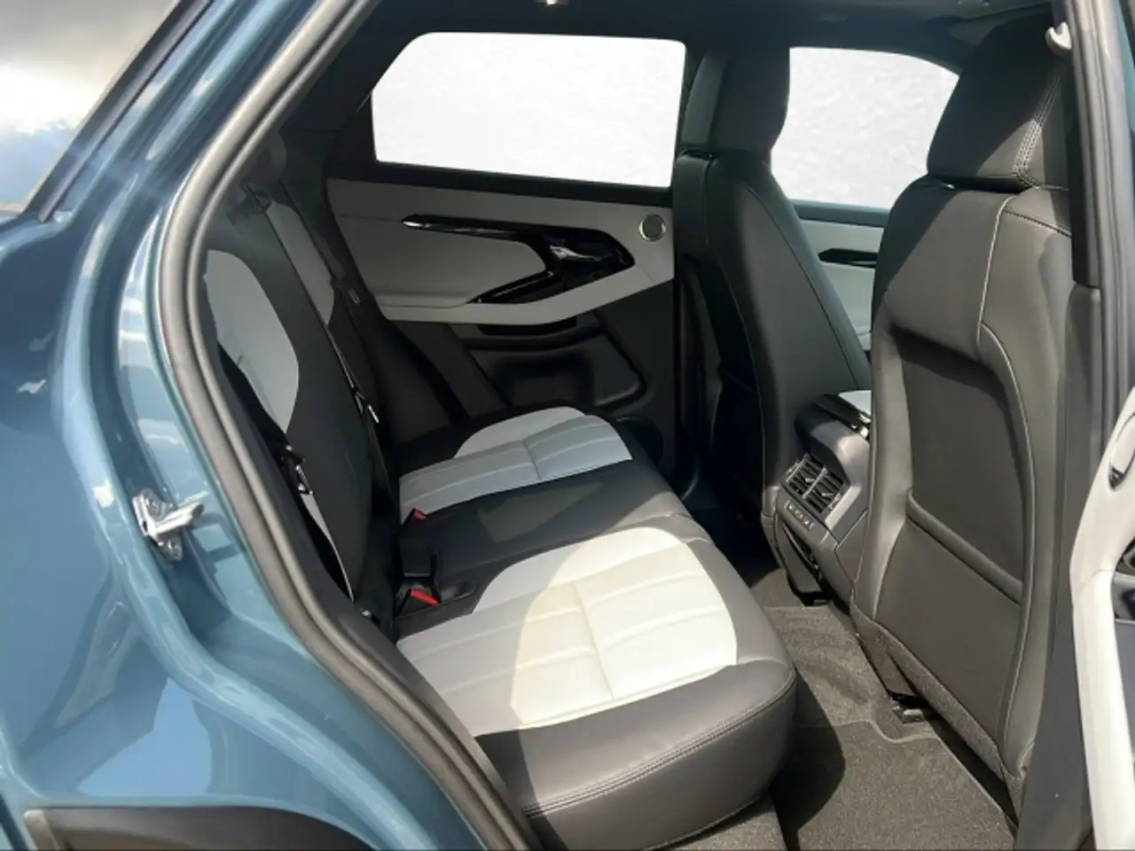 Land Rover Range Rover Evoque 2026 — фото 14