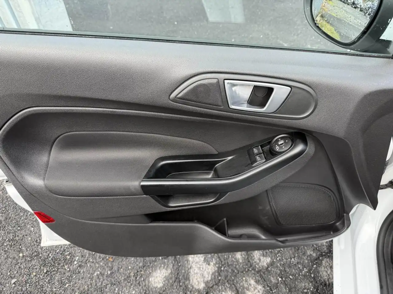 Ford Fiesta 5 portes — photo 40