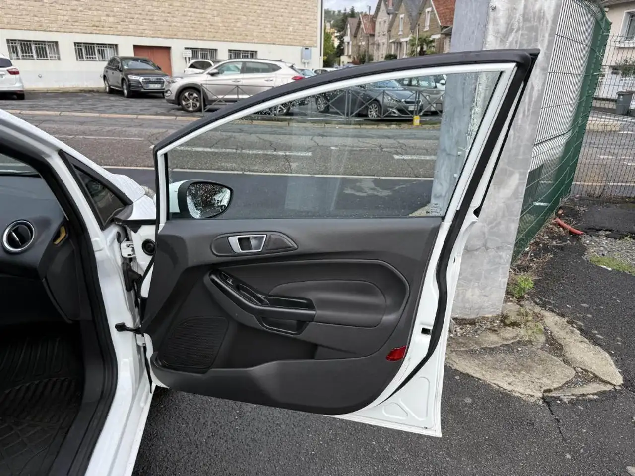 Ford Fiesta 5 portes — photo 32