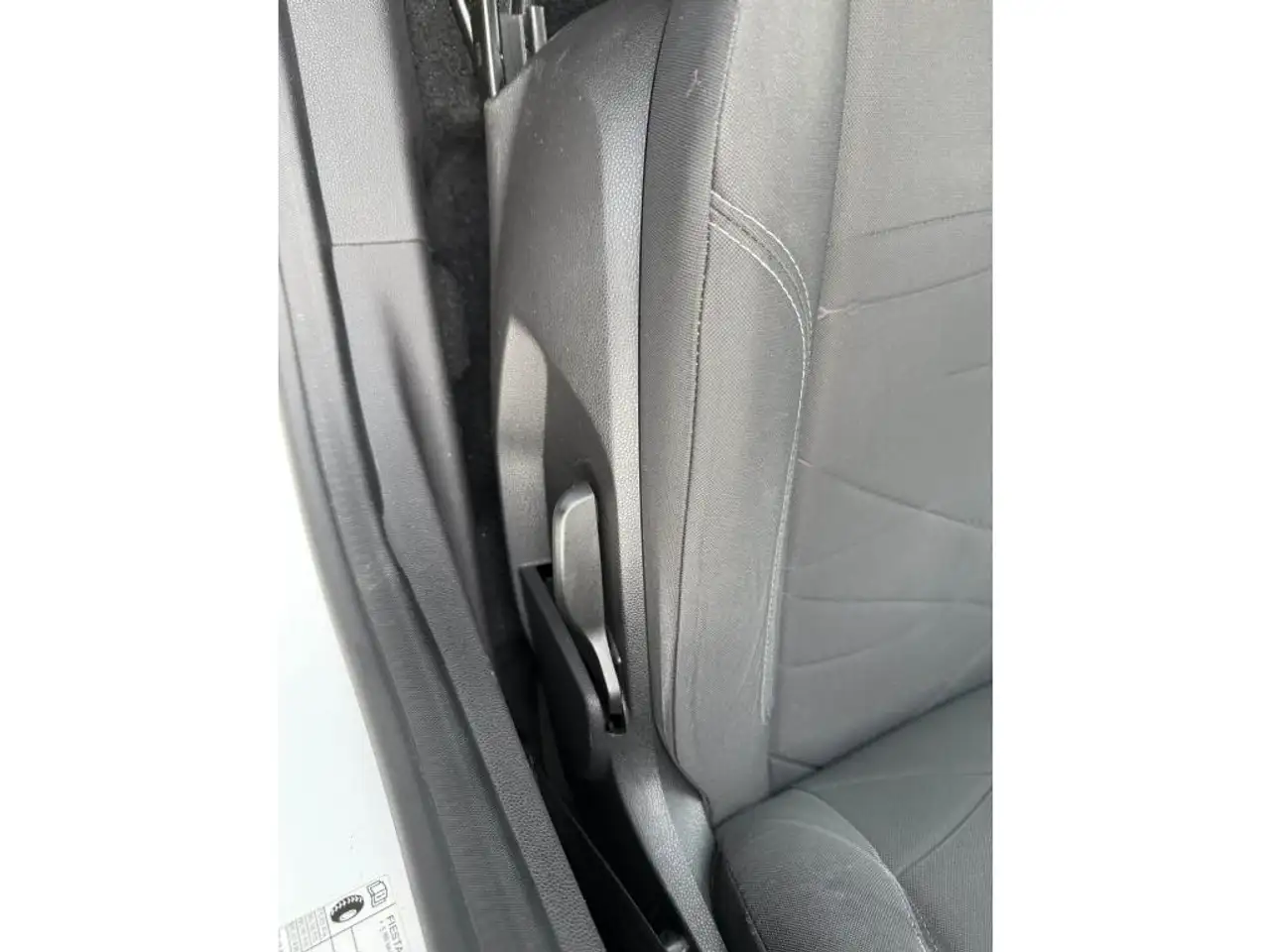 Ford Fiesta 5 portes — photo 42