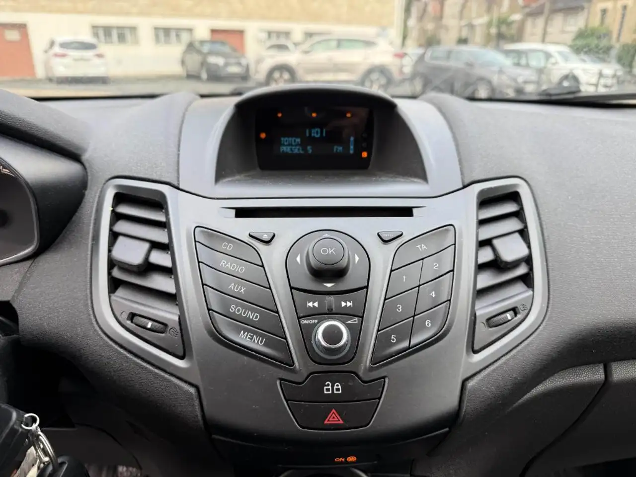 Ford Fiesta 5 portes — photo 16
