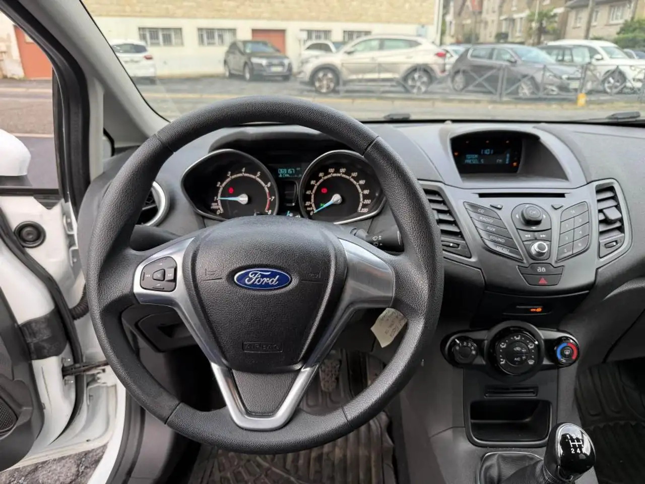 Ford Fiesta 5 portes — photo 15