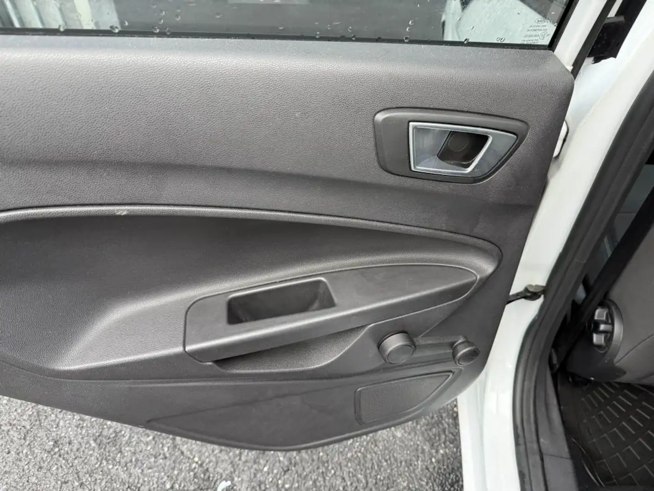 Ford Fiesta 5 portes — photo 37