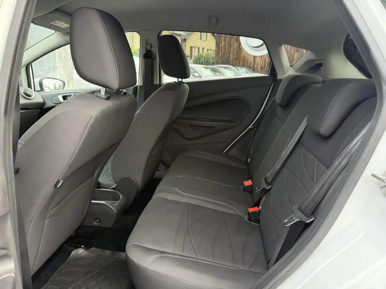 Ford Fiesta 5 portes — photo 13