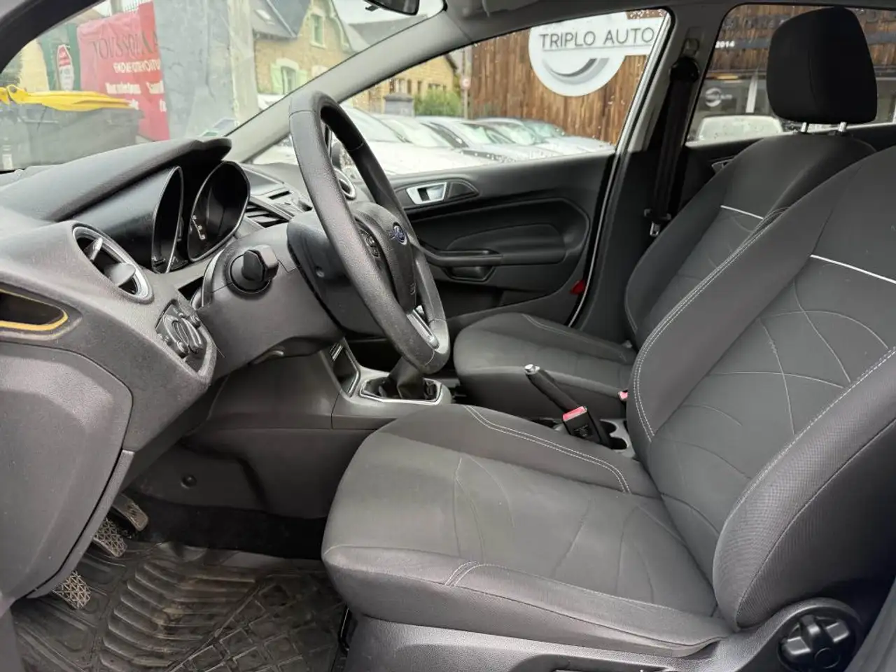 Ford Fiesta 5 portes — photo 14