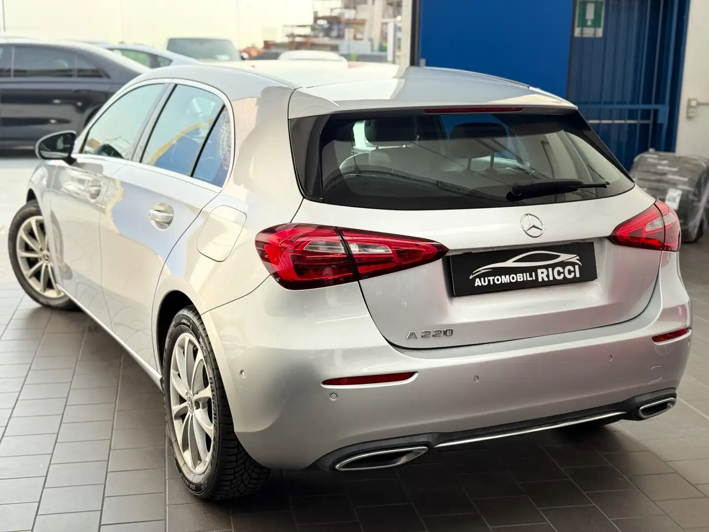 Mercedes-Benz A 220 A 220 Automatic Sport Grigio - 2