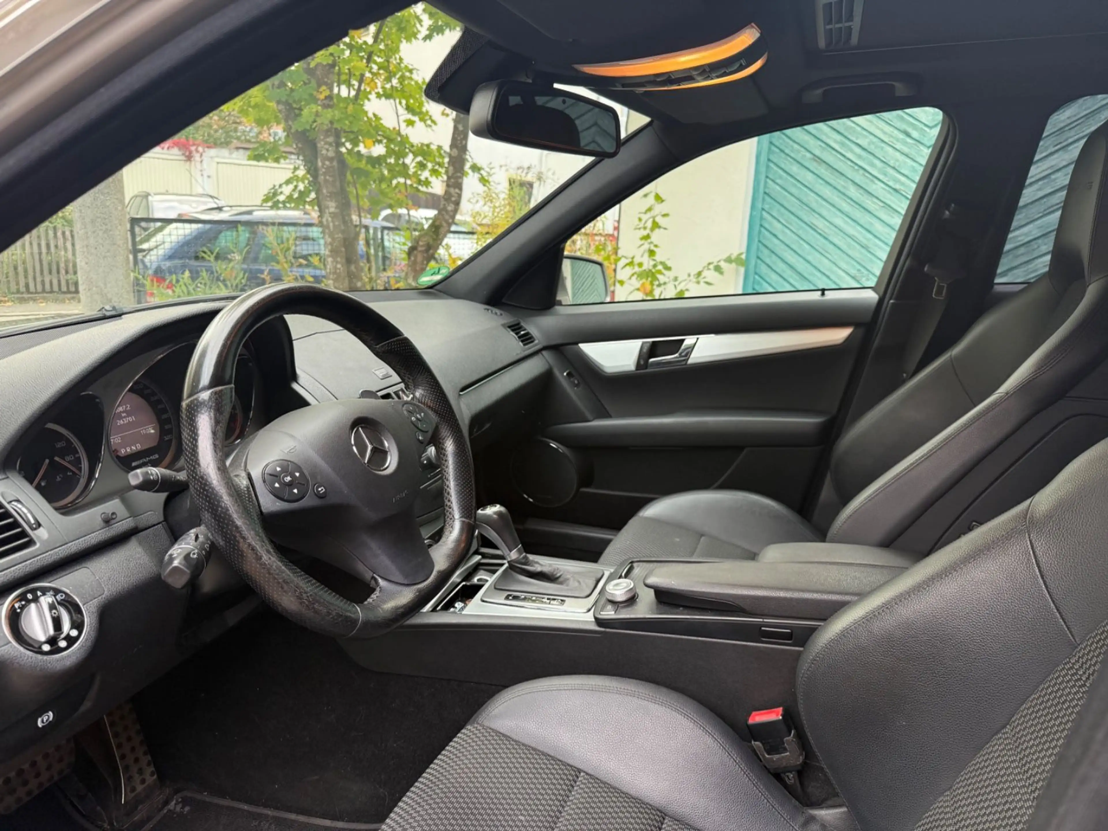 Mercedes-Benz C 63 AMG T-Modell*Keyless*Schiebedach* — photo 9