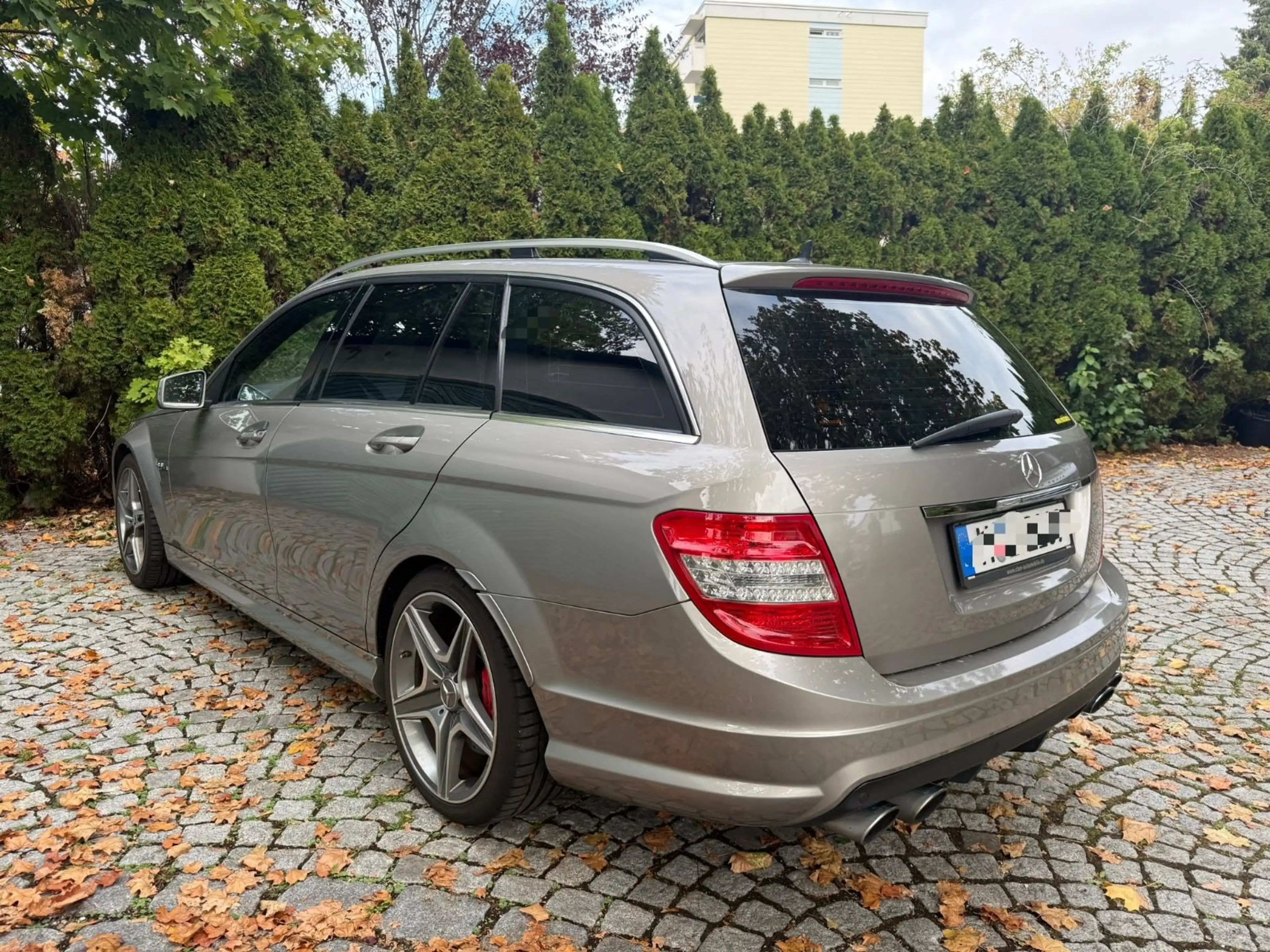 Mercedes-Benz C 63 AMG T-Modell*Keyless*Schiebedach* — photo 3