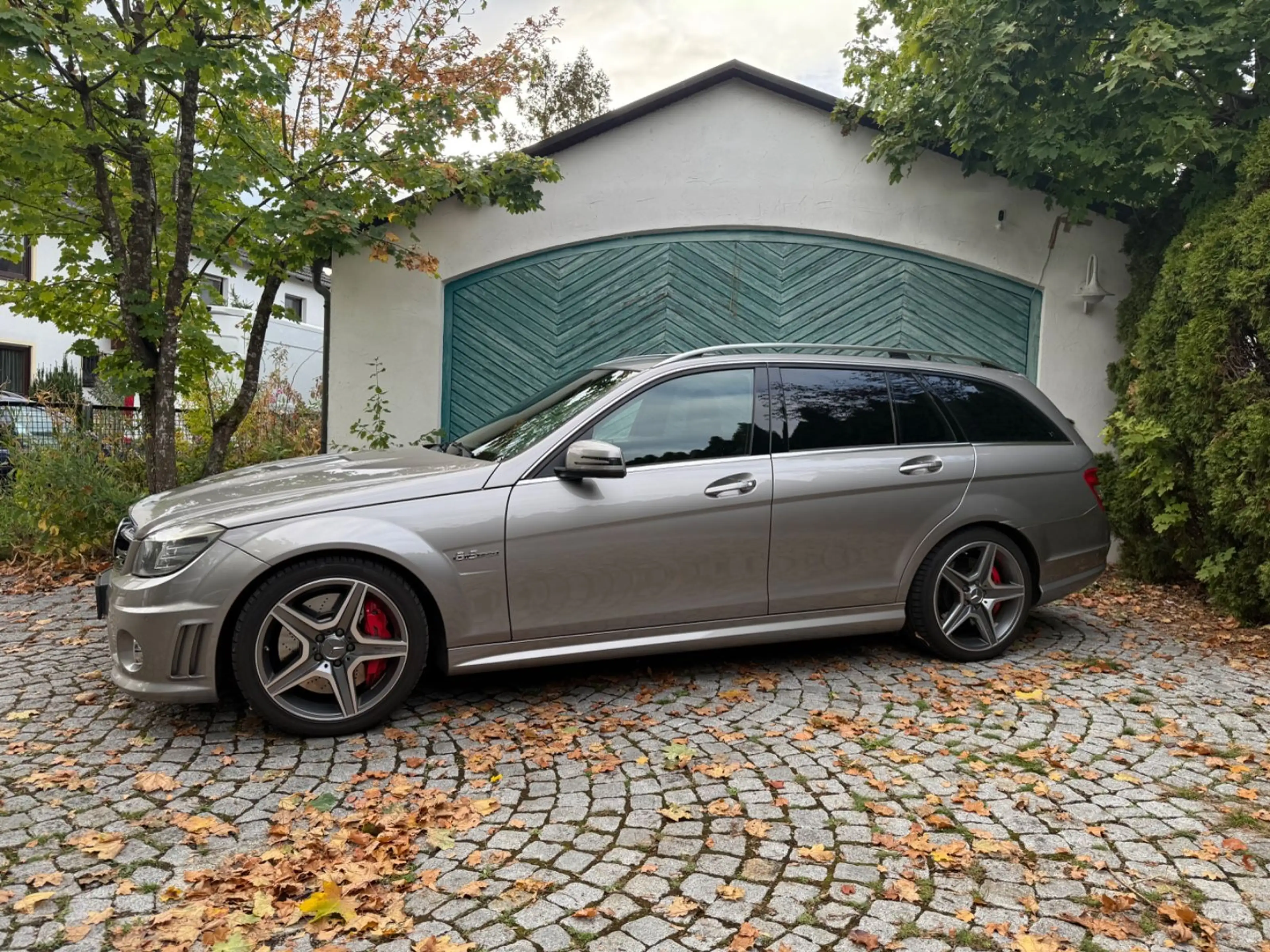 Mercedes-Benz C 63 AMG T-Modell*Keyless*Schiebedach* — photo 2