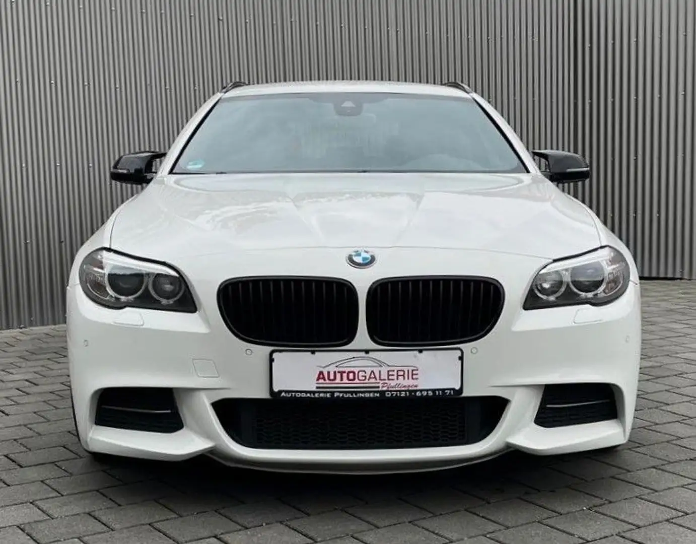 BMW 530 Baureihe 5 Touring 530d xDrive MPaket Kamera Weiß - 2