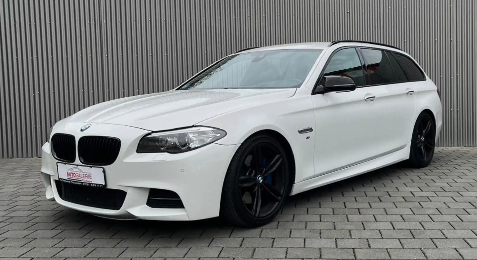 BMW 530 Baureihe 5 Touring 530d xDrive MPaket Kamera Weiß - 1