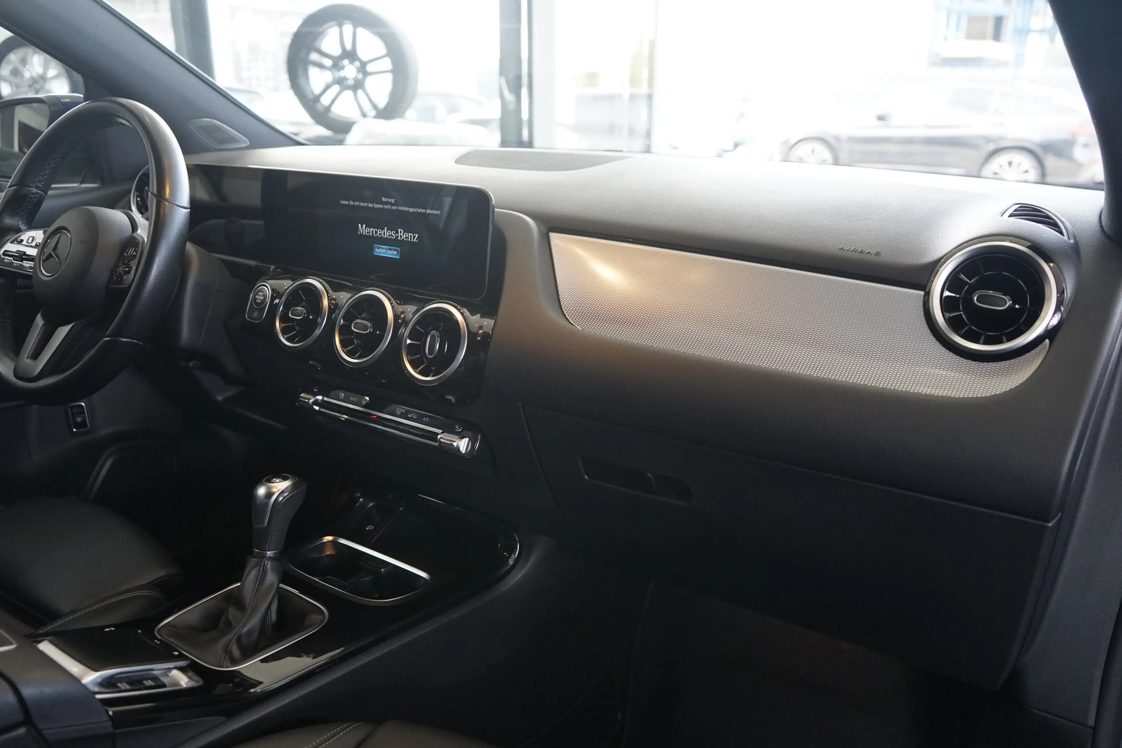 Mercedes-Benz B 180 MBUX+NAVI+KEYLESS GO+TEMPOMAT+RÜCKFAHRKAM — photo 14