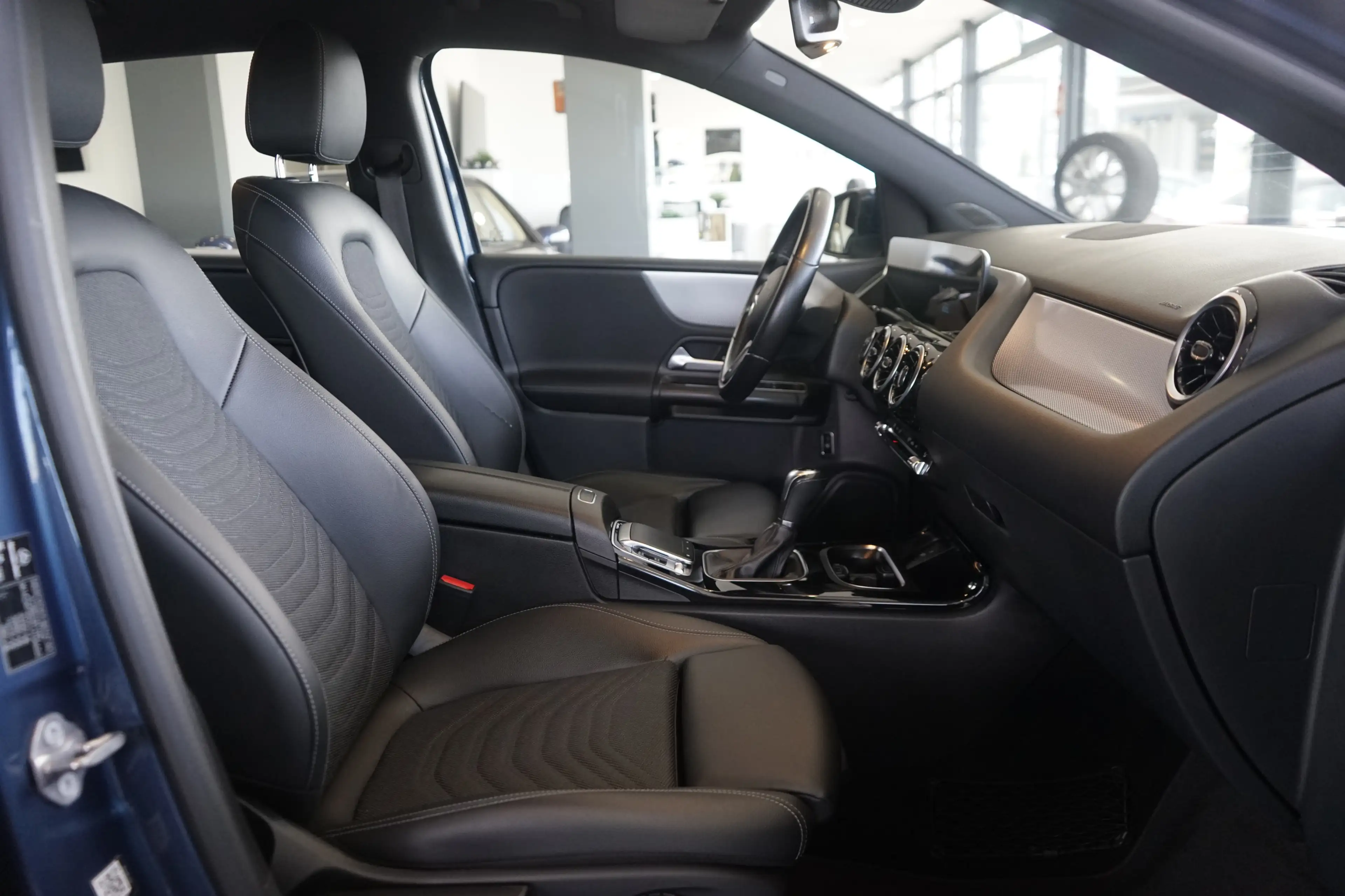 Mercedes-Benz B 180 MBUX+NAVI+KEYLESS GO+TEMPOMAT+RÜCKFAHRKAM — photo 13