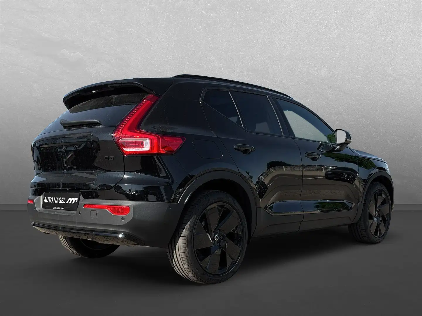 Volvo Egyéb XC40 B3 Benzin Plus Black Edition *AHK+Business* Fekete - 2