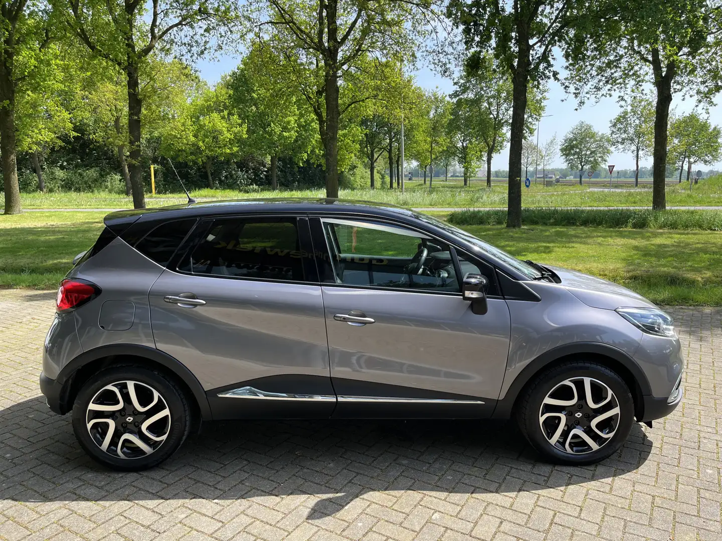 Renault Captur 0.9 TCe Dynamique | TREKHAAK | CRUISECONTROL | NAV Grijs - 2