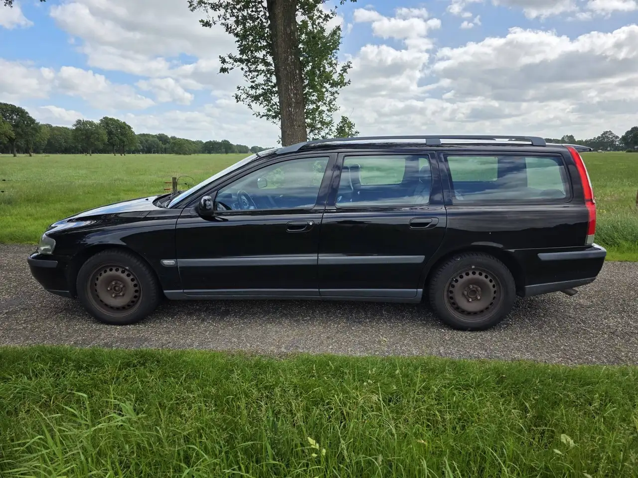 Volvo V70 2.4 T Comfort Line, foto 2