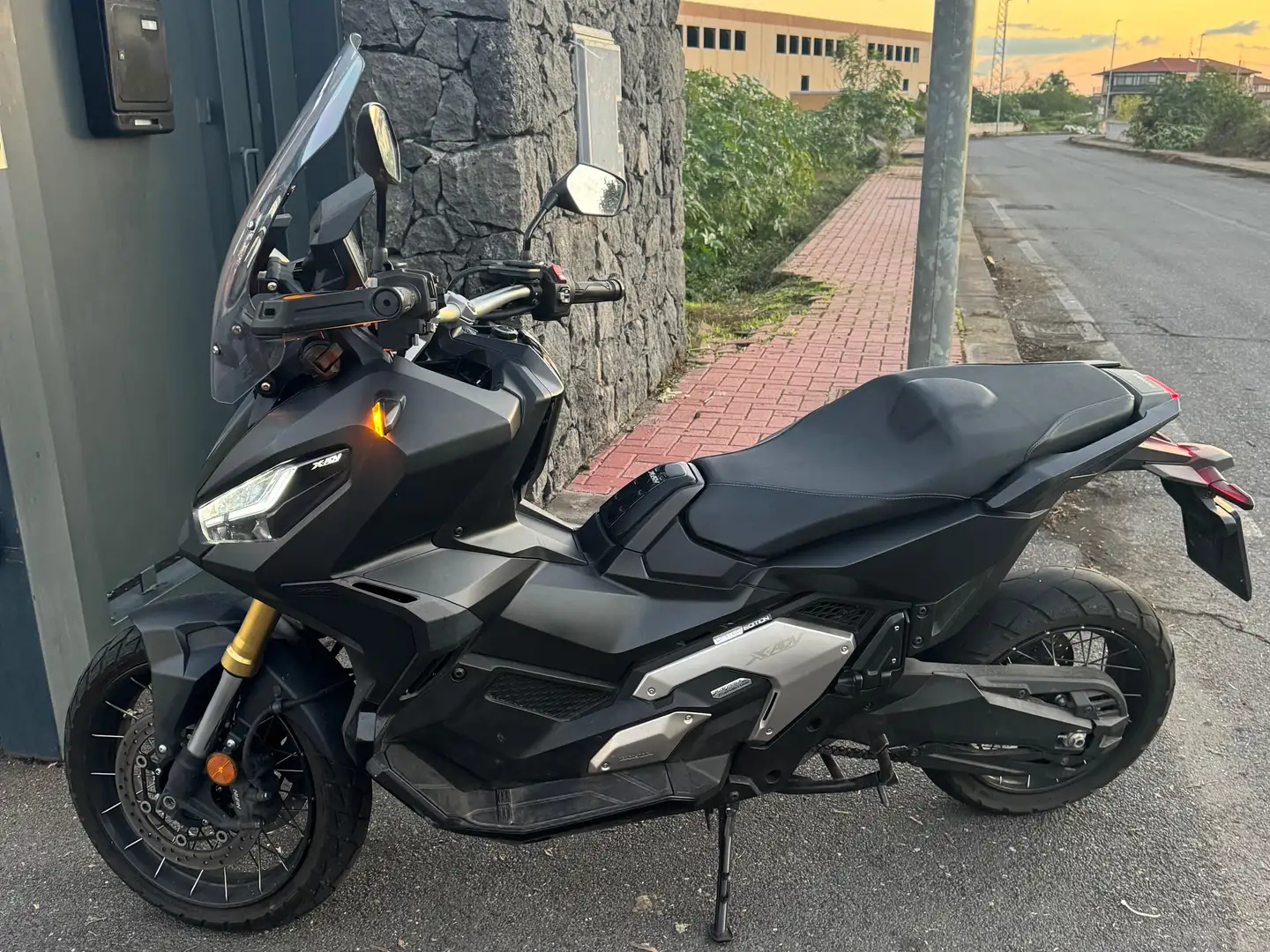 Honda X-ADV Negru - 2
