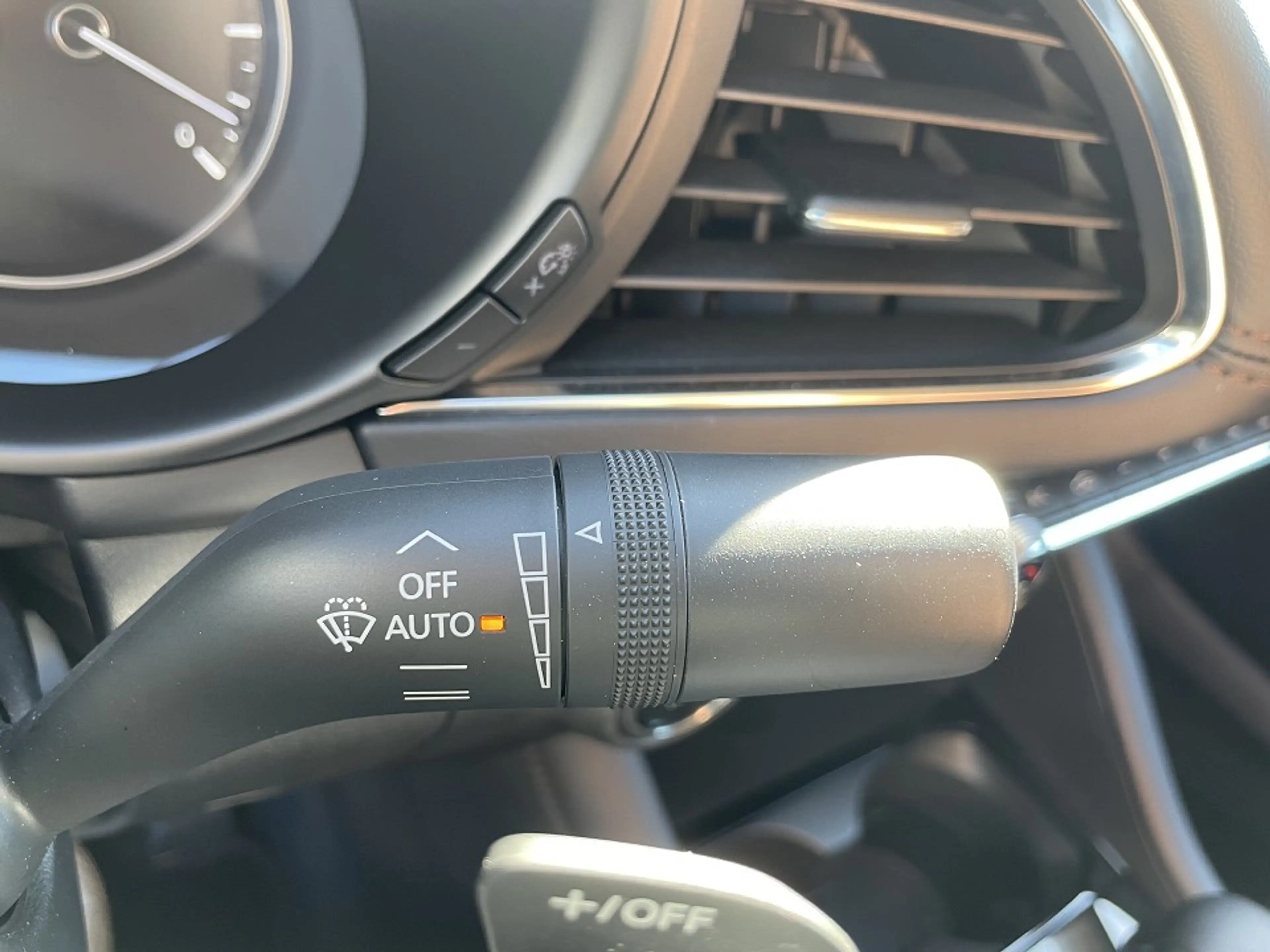 Mazda 3 4SN 2.5L e-SKYACTIV-G 140ps AT Exclusive-Line — photo 10